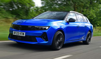 Vauxhall Astra Sports Tourer PHEV - front